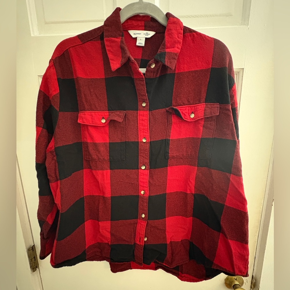 Old Navy Boyfriend fit Women's Red and Black Plaid Shirt